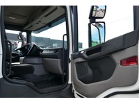 DOLD2821_2696933 vehicle image