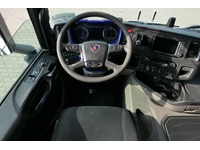 DOLD2821_2696933 vehicle image