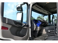 DOLD2821_2696933 vehicle image