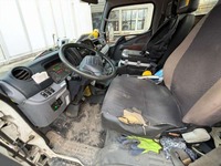 MERC9702_2833390 vehicle image