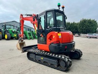 RINA4324_2917389 vehicle image