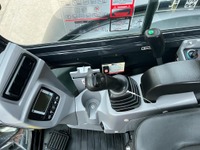 RINA4324_2917389 vehicle image