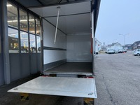 NAEF243_2811437 vehicle image