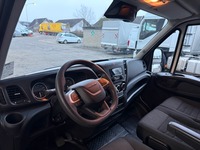 NAEF243_2811437 vehicle image