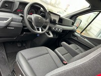 THOM6454_2749349 vehicle image