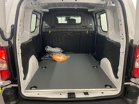 EFAG9324_2760424 vehicle image