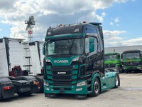 UNIK8334_2870340 vehicle image