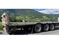 0245025 vehicle image