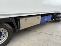 ZELJ895_2738224 vehicle image