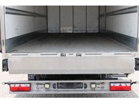DOLD2821_2926690 vehicle image