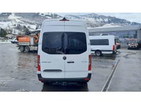 ALTH1974_2744352 vehicle image