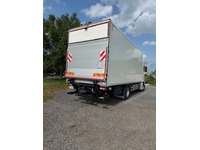 0425025 vehicle image