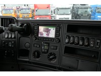 DOLD2821_2696940 vehicle image