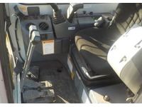 RINA4324_2916985 vehicle image
