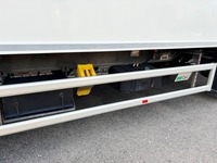 MAN126_2757049 vehicle image