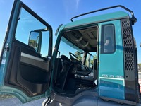 UNIK8334_2727065 vehicle image