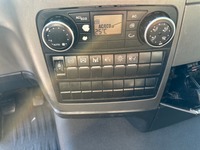UNIK8334_2727065 vehicle image