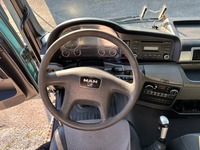 UNIK8334_2727065 vehicle image