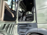 PREI272_2856068 vehicle image