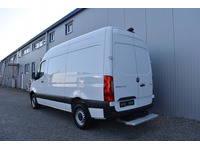 TOC1273_2848439 vehicle image