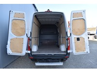 TOC1273_2848439 vehicle image