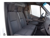 TOC1273_2848439 vehicle image