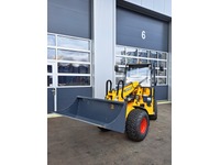 BISC10471_2879398 vehicle image