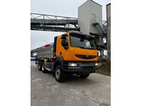 0573025 vehicle image