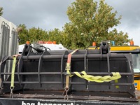 UNIK8334_3011980 vehicle image