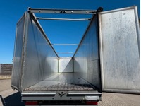 INTG9387_2886931 vehicle image