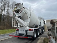EBER138_2454697 vehicle image