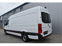 TOC1273_2668396 vehicle image