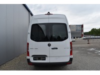 TOC1273_2668396 vehicle image