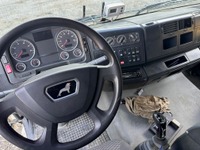 MACH3788_2806670 vehicle image