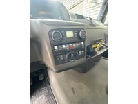 NEUF10607_2892241 vehicle image