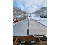 0528025 vehicle image