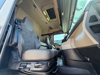 UNIK8334_2945993 vehicle image