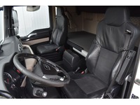 TOC1273_3053688 vehicle image