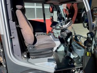 GAWE9877_3040549 vehicle image