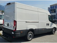 SEDU206_2969986 vehicle image