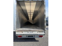 INTG9387_2956197 vehicle image