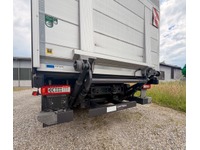 Rena3_2936571 vehicle image