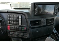 DOLD2821_2666213 vehicle image
