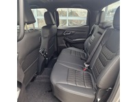 MOSE812_2723966 vehicle image