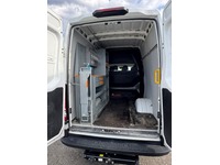 STUD177_3018885 vehicle image