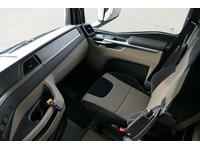 DOLD2821_2830881 vehicle image