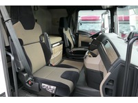 DOLD2821_2830881 vehicle image