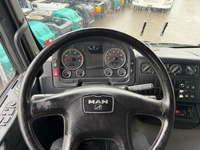 UNIK8334_2912814 vehicle image