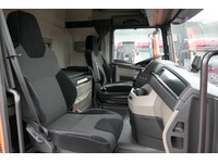 DOLD2821_2886684 vehicle image