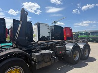 UNIK8334_2944306 vehicle image
